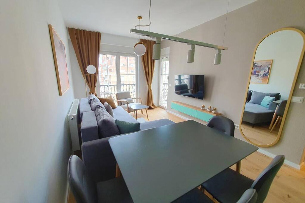 Luxury Green Apartment プリシュティナ エクステリア 写真