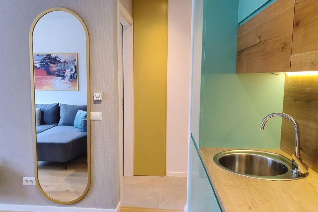 Luxury Green Apartment プリシュティナ エクステリア 写真
